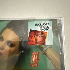 IN HAND - Taylor Swift’s The Life of a Showgirl HAND SIGNED CD